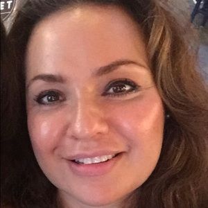 Meet your Posher, Claudia